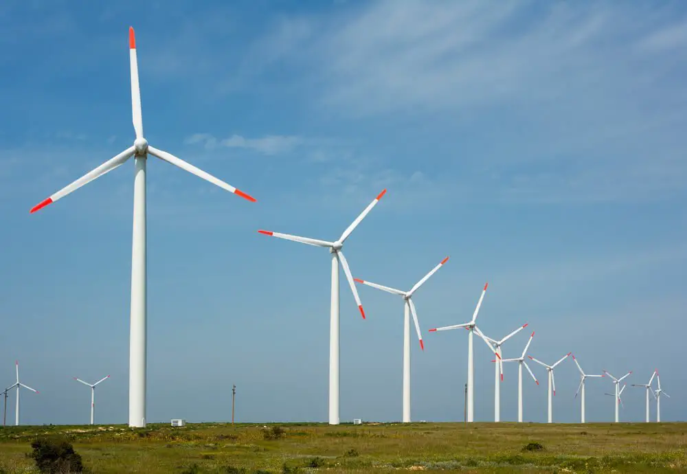 HOW EFFICIENT IS WIND POWER COMPARED TO FOSSIL FUELS
